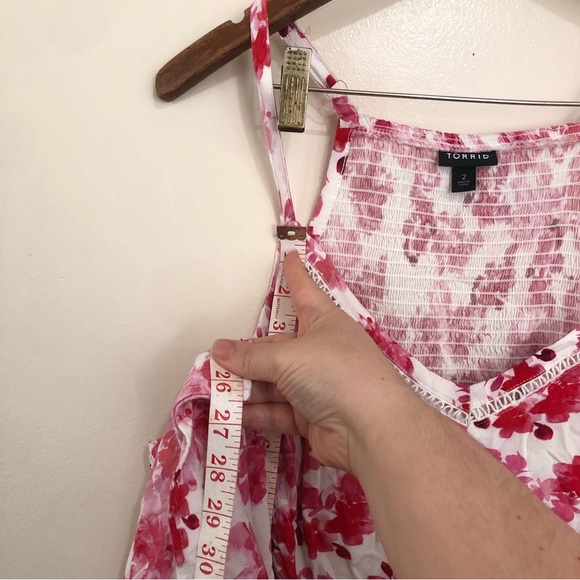 Torrid Floral Summer Pink Floral edge crochet back smocked top size 2. - Picture 14 of 14